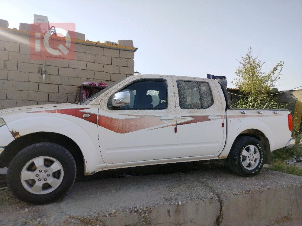 نيسان نافارا